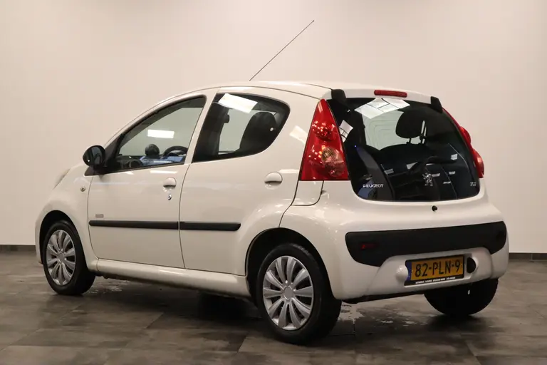 Peugeot 107 1.0-12V Millesim 200 Elektrische ramen Airco NAP! afbeelding 3