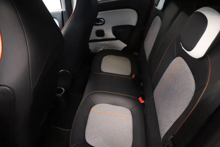 Renault Twingo Z.E. R80 Série Limitée Vibes 82PK Navigatie 16LMV Cruise Control PDC CV Climate Control afbeelding 8