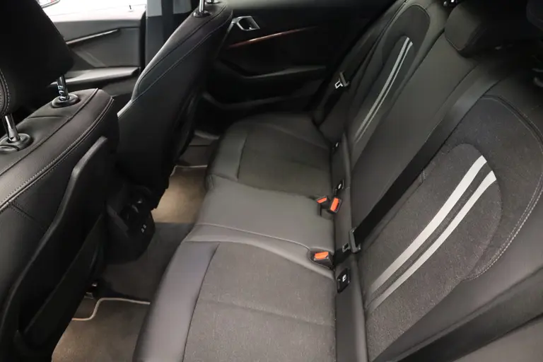 BMW 1-serie 118i Executive Edition 5-deurs Automaat (136pk) Live Cockpit Professional afbeelding 23