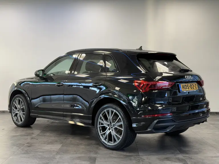 Audi Q3 45 TFSI e S edition Panorama 20LMV Climate Control Navigatie afbeelding 3