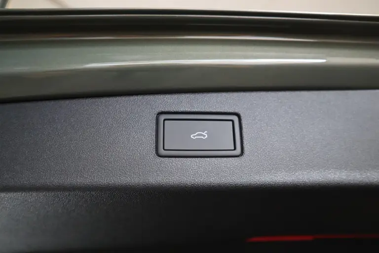 Volkswagen Tiguan 1.5 eHybrid R-Line Business Volleder IQ-light Panoramadak elec.Trekhaak afbeelding 13