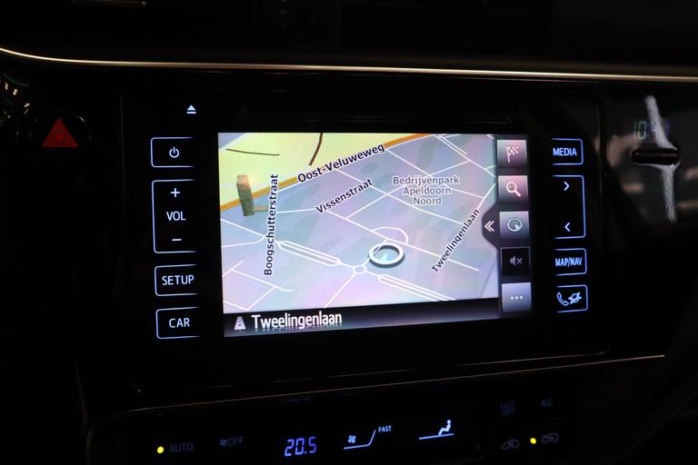 Toyota Auris Touring Sports 1.8 Hybrid Dynamic Ultimate Navigatie CruiseControl 17'lmv afbeelding 15