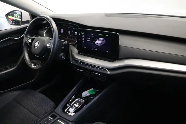 Skoda Octavia Combi 1.4 TSI iV PHEV Business Edition Panoramadak Navigatie Full-led afbeelding 22