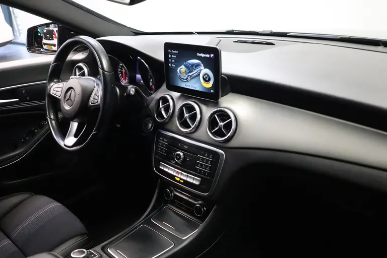 Mercedes-Benz CLA-Klasse Shooting Brake 180 Business Solution Navigatie CruiseControl 18'lmv afbeelding 21