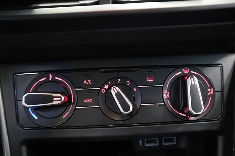 Volkswagen Polo 1.6 TDI Comfortline Navigatie CruiseControl ACC CV afbeelding 10