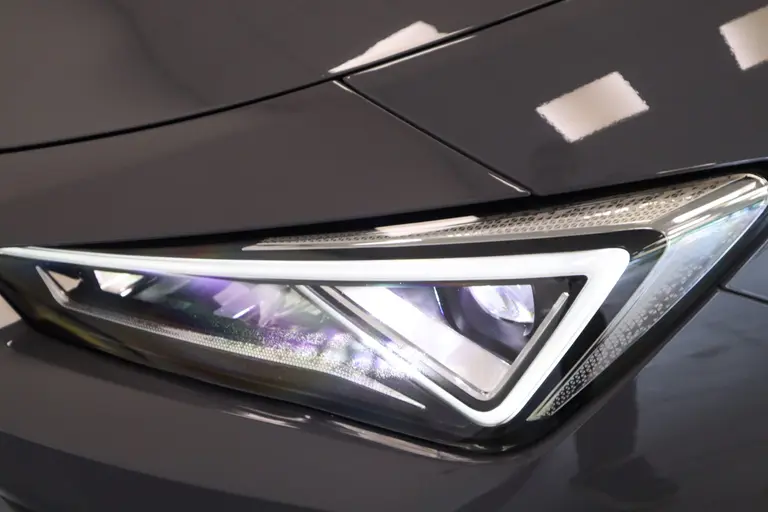 CUPRA Leon 2.0 TSI  VZ Performance 7 Automatic 300PK Panoramadak Navigatie Apple-CarPlay 19'lmv VCP PDC Beats Audio afbeelding 7