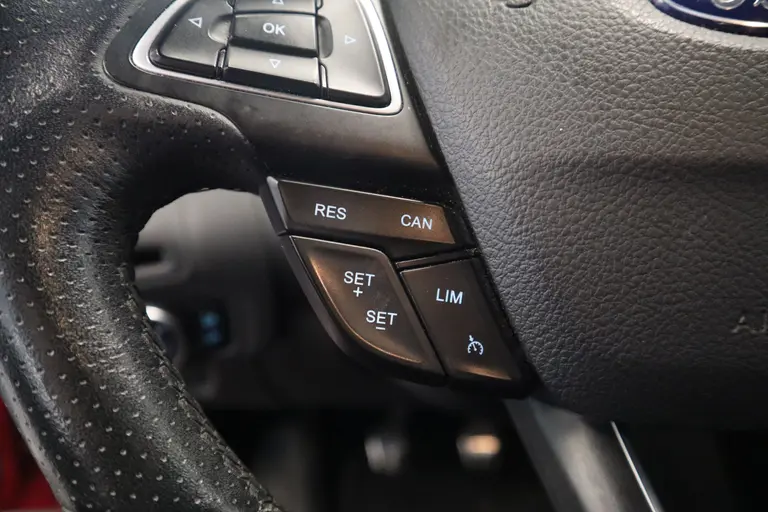 Ford FOCUS Wagon 1.5 ST-Line Navigatie CruiseControl Trekhaak NAP afbeelding 12