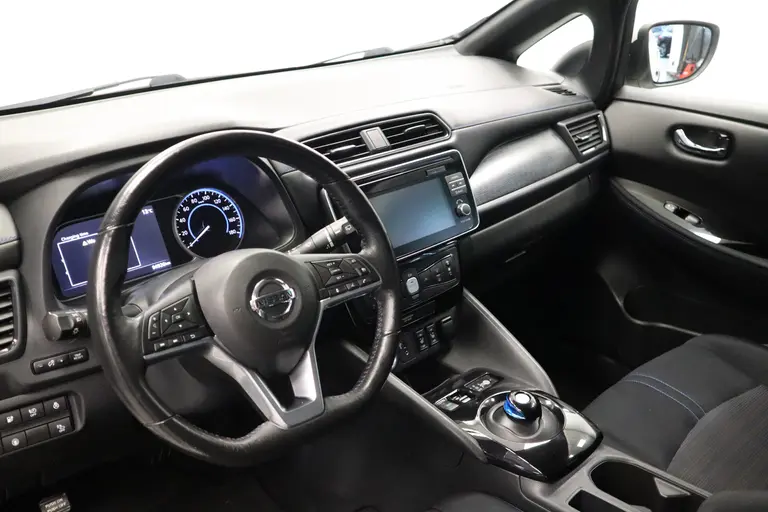 Nissan Leaf Acenta 40 kWh 150PK Navigatie, Cruise Control 360 Camera, 16LMV. Valt in de Subsidie regeling. * 2e Paasdag zijn wij geopend van 12:00 tot 17:00uur! * afbeelding 10