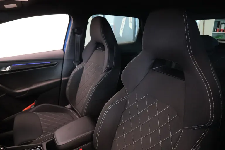 Skoda Karoq 1.5 TSI ACT Sportline Business Navigatie Schaal stoelen VCP 2 Jaar garantie mogelijk* ( vraag naar de voorwaarde) afbeelding 8